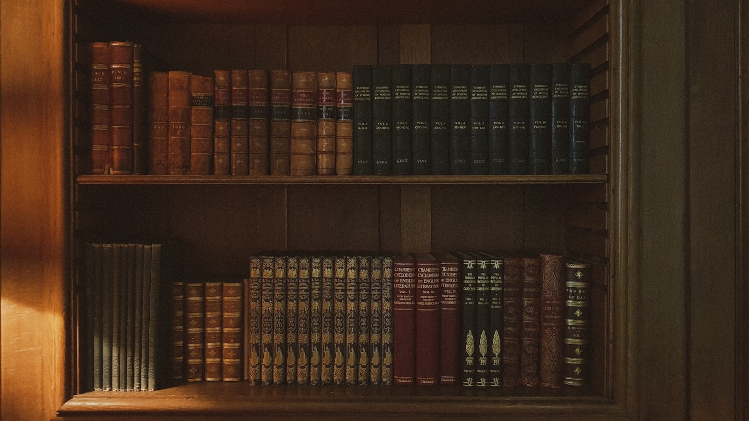 The Subtle Distinction Between Knowing and Understanding